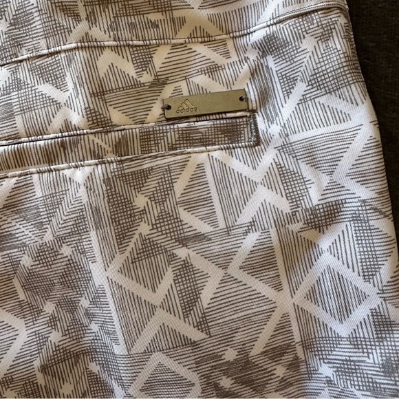 ADIDAS ESSENTIAL Grey White LIGHTWEIGHT GOLF BERMUDA SHORTS - Picture 11 of 12